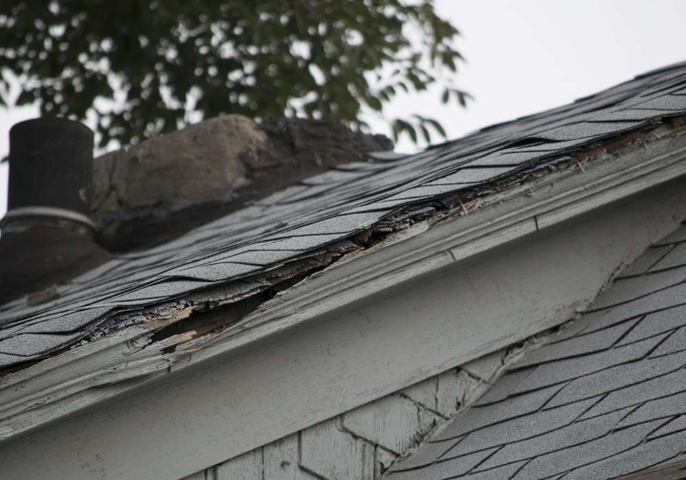 Know The 7 Common Roofing Problems