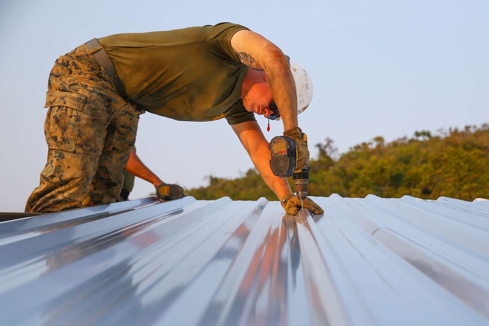 Benefits Of Hiring Roofing Contractor Near You